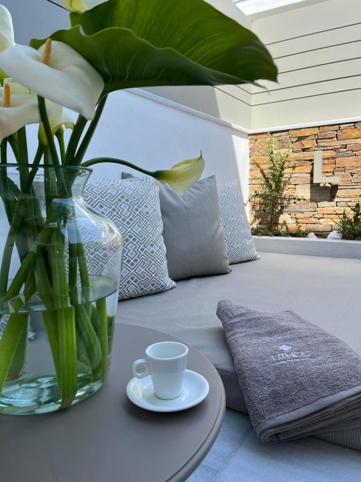 Lithos Luxury Suites Tínos Exteriör bild